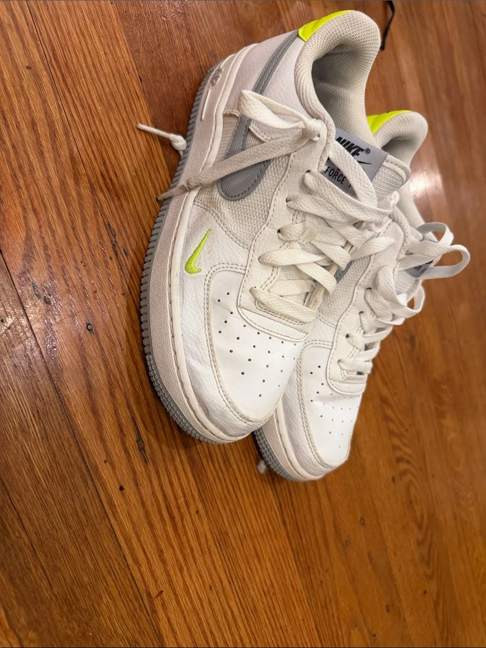 size 5Y Nike Kids White Sneakers with Neon Green Accents use very good no box